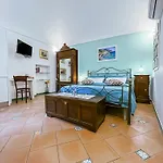 Andrea's House 4*