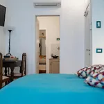 Andrea's House Pensión 4*
