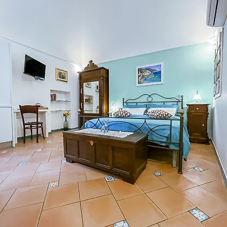 Andrea's House 4*