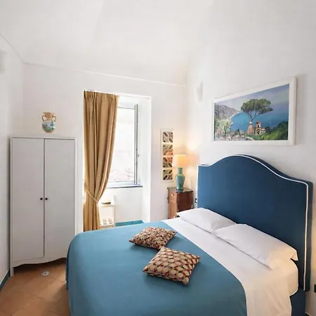 Andrea's House 4*